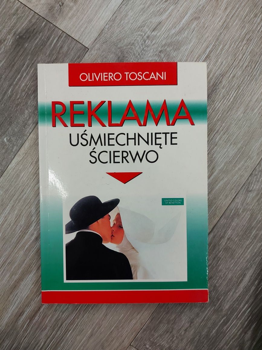 Reklama uśmiechnięte ścierwo książka praca naukowa toscani unikat