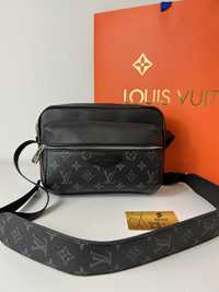 Torebka listonoszka torba Louis Vuitton czarna monogram premium LV