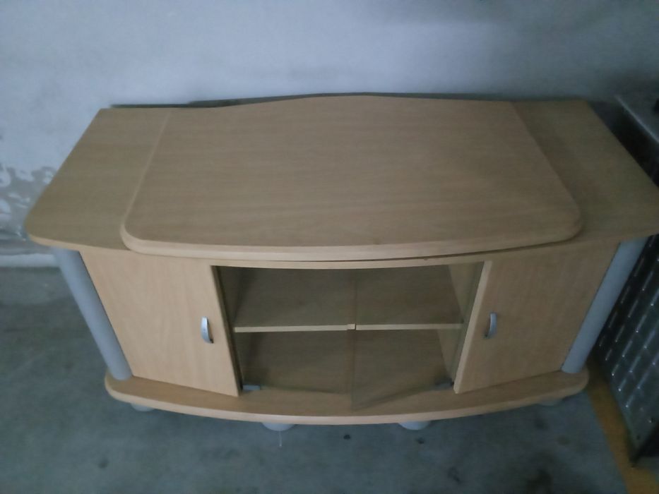 Móvel TV com  pouso giratório