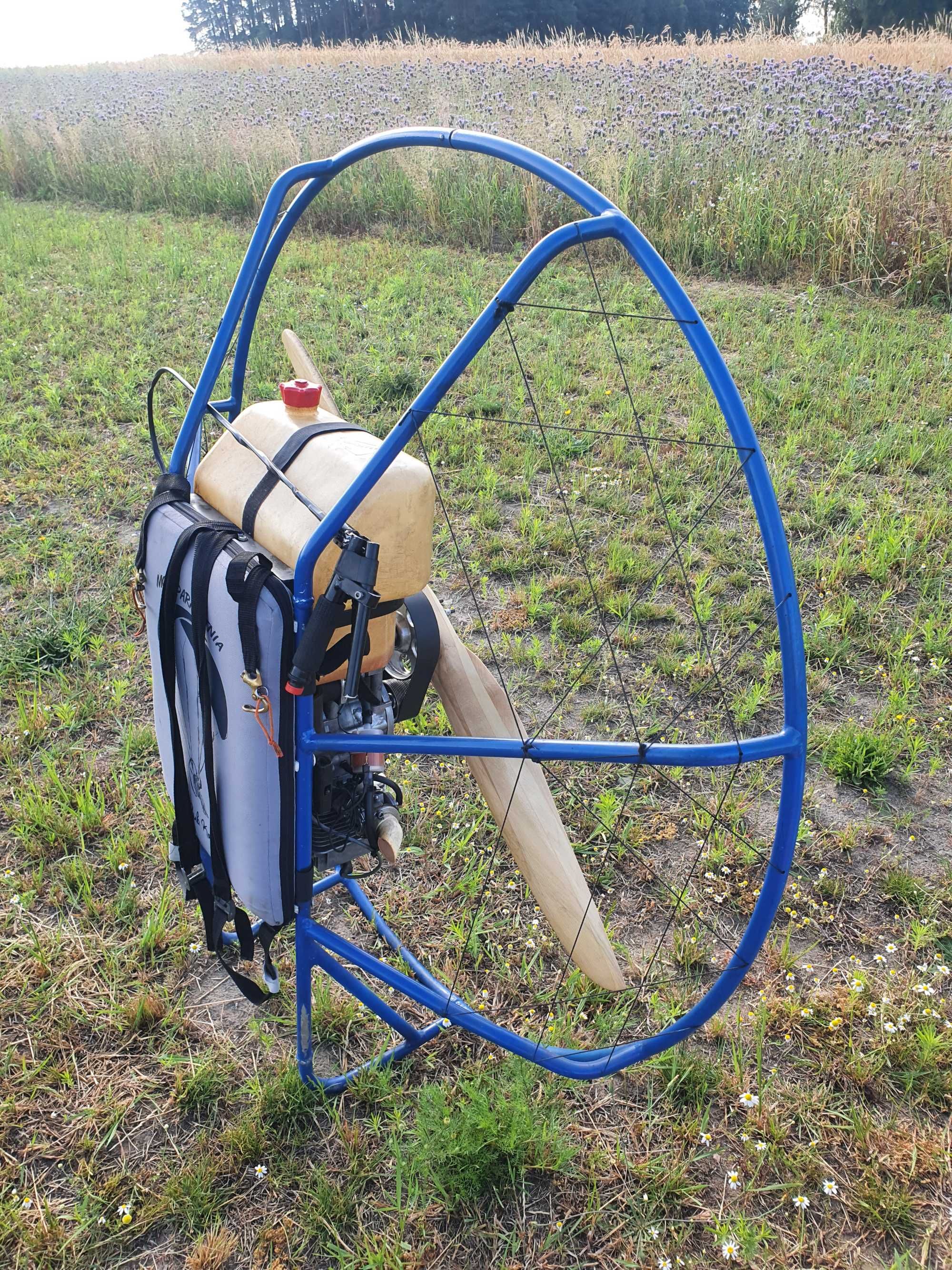 Paralotnia z silnikiem / zestaw /