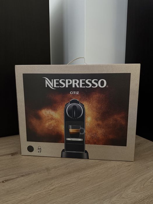 Maquina Cafe Nespresso CITIZ preta Nova