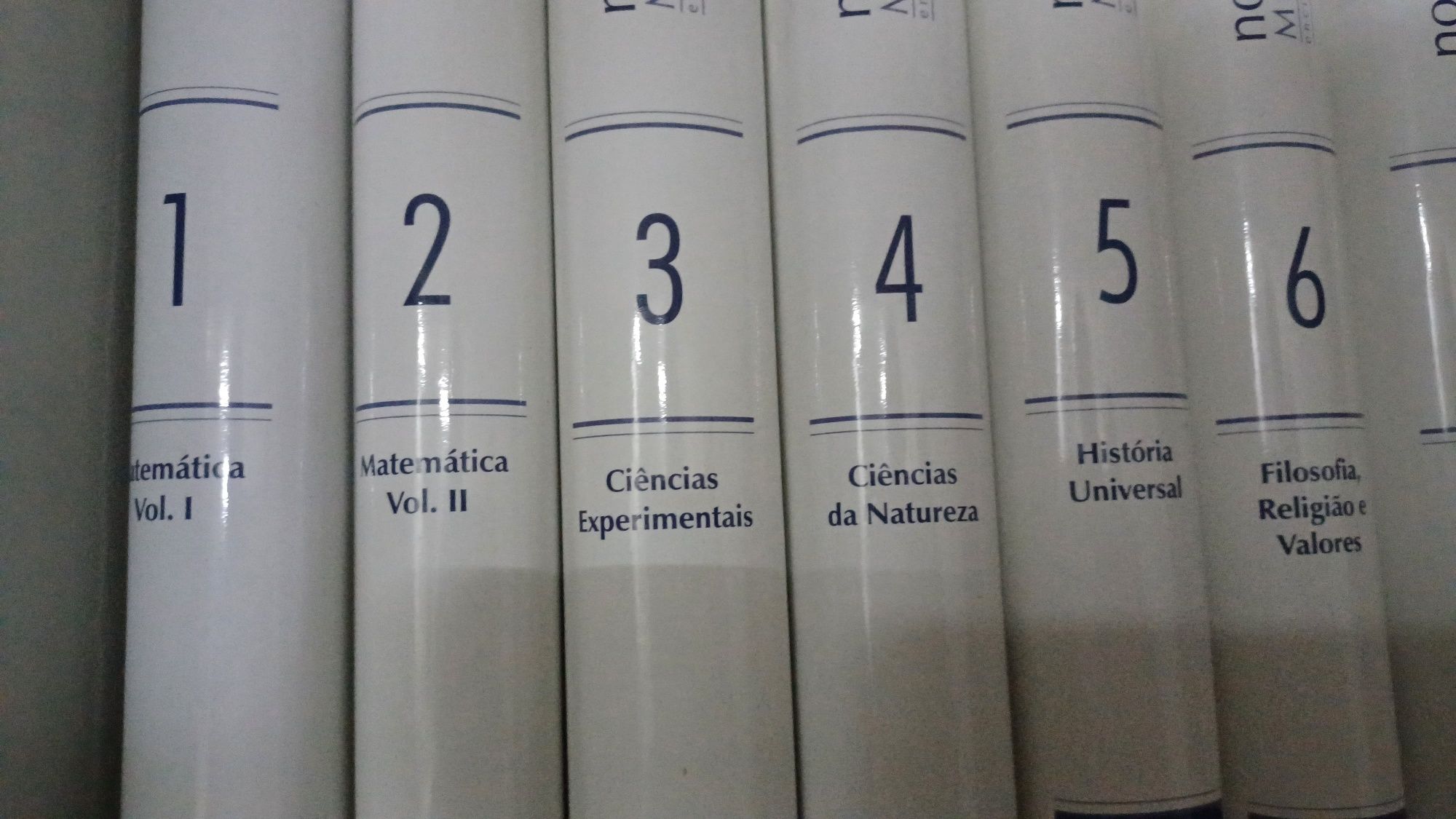 Coleção de enciclopédias (16 uni)