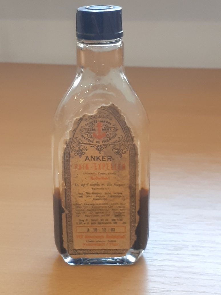 Stara butelka z lekarstwem ANKER