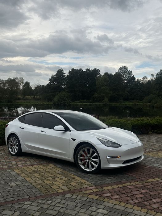 Tesla model 3 2021 long range повний привід