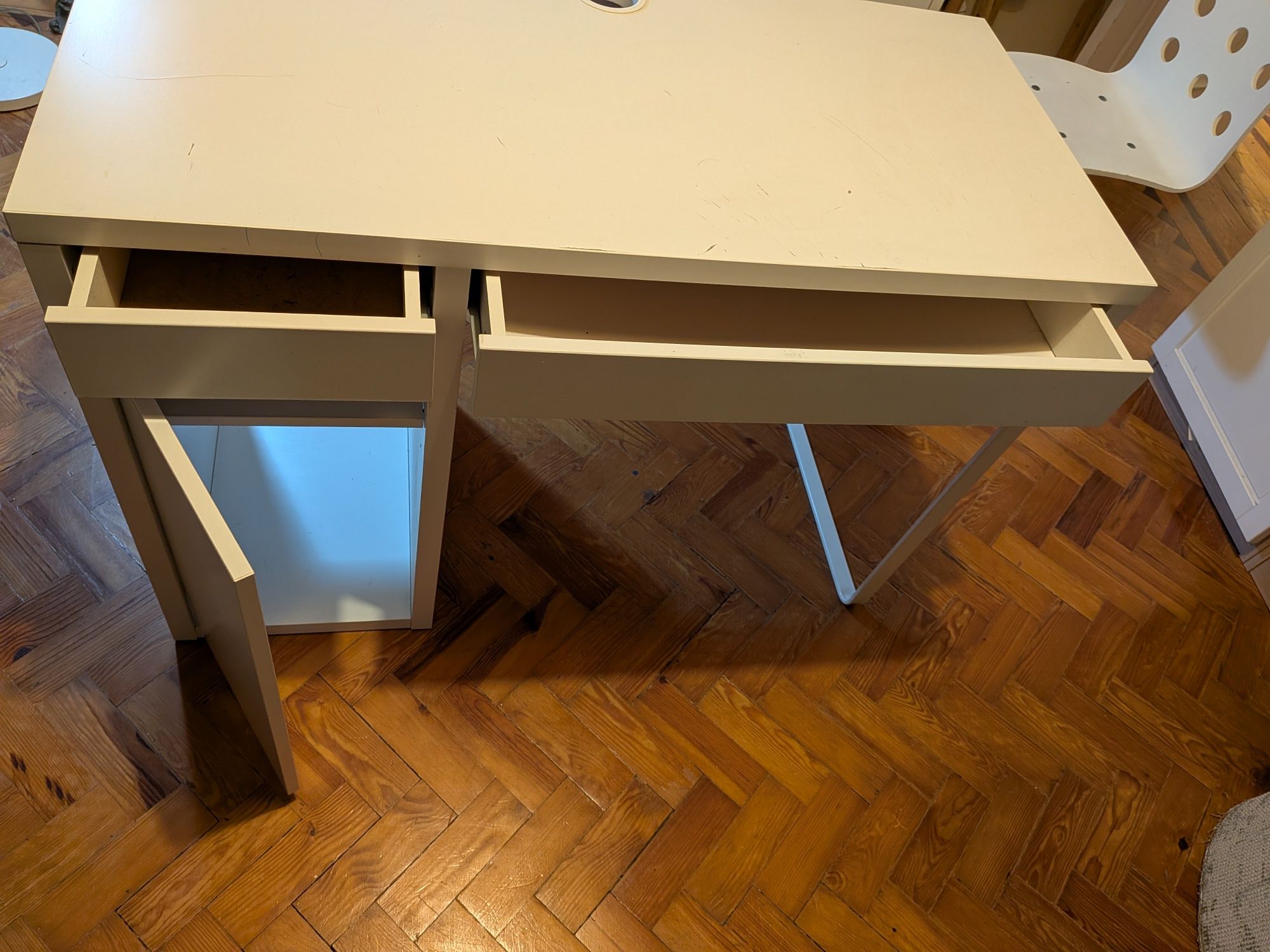 Secretaria IKEA Micke + oferta de cadeira IKEA