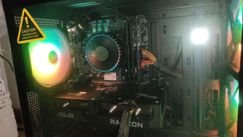 PC RGB gry Intel i5 12400f 6/12 DDR4 16GB RX7600 8GB 550w Win11 WIFI