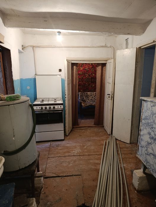 Продається частина будинку біля ринку