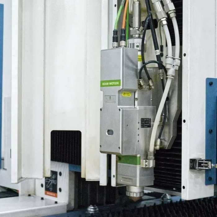 OD RĘKI Wycinarka laserowa światłowodowa CNC Laser 12000W 6000x2500