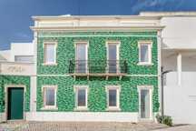 Moradia em primeira linha Mar com piscina no Terraço. Com uma Vista ún