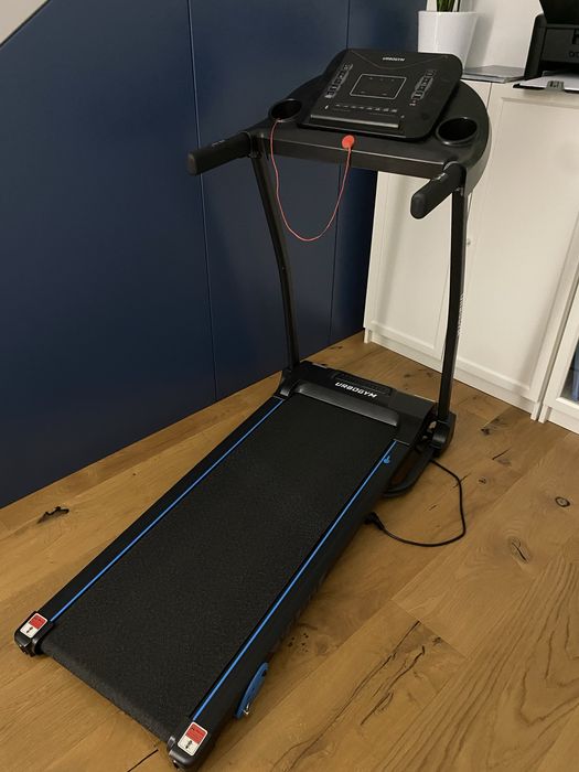 Bieżnia elektryczna Urbogym V450 składana, regulacja nachylenia