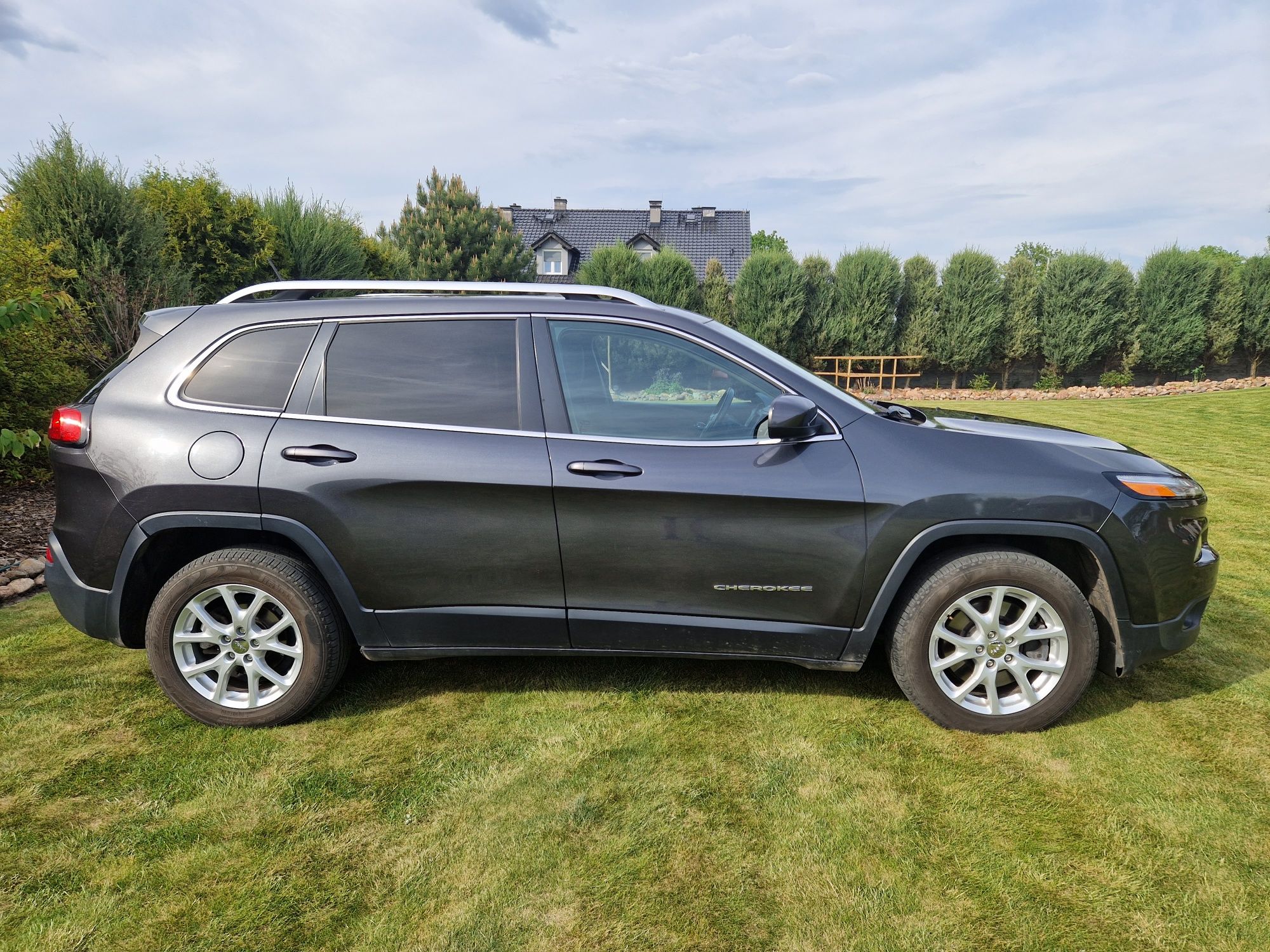 Jeep Cherokee KL 2014 2.4 ben.+gaz 131500 km pełna historia