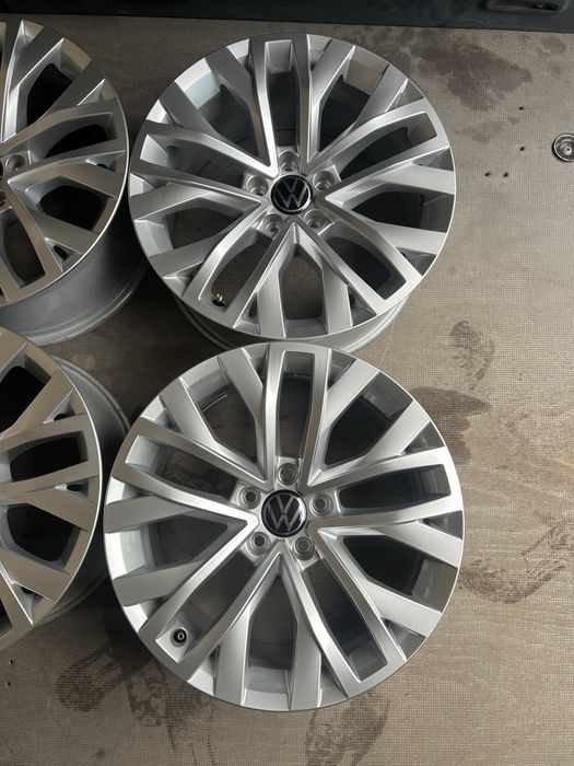 Оригінальні диски Volkswagen 5 112 R18 Touareg Tiguan Phaeton Q7 Q5