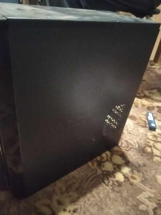 Корпус до персонального комп'ютера