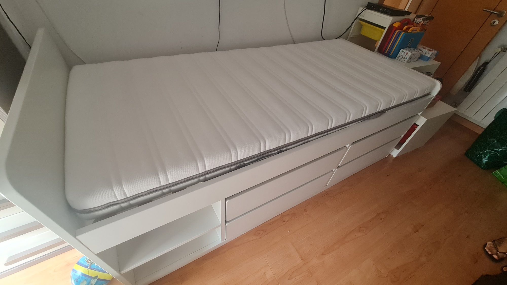 Cama de solteiro como nova