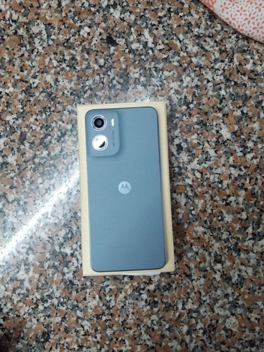 Motorola E15 como novo