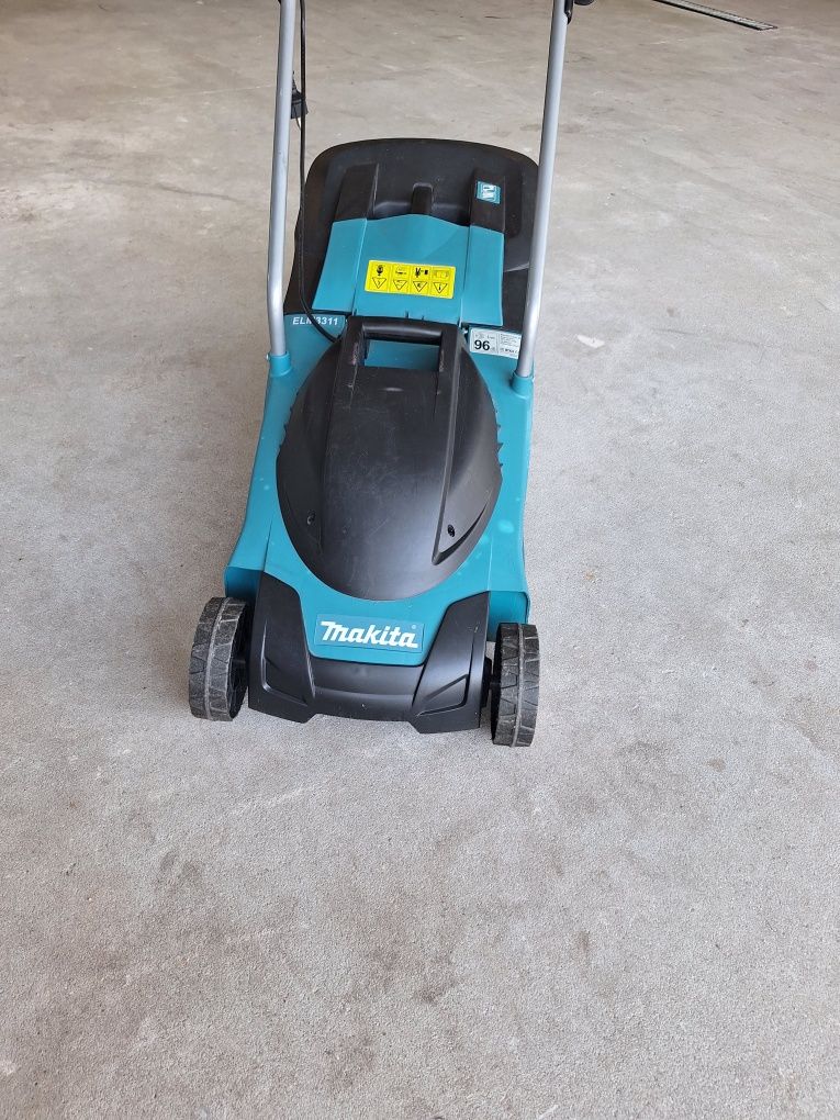 Kosiarka Makita ELM3311