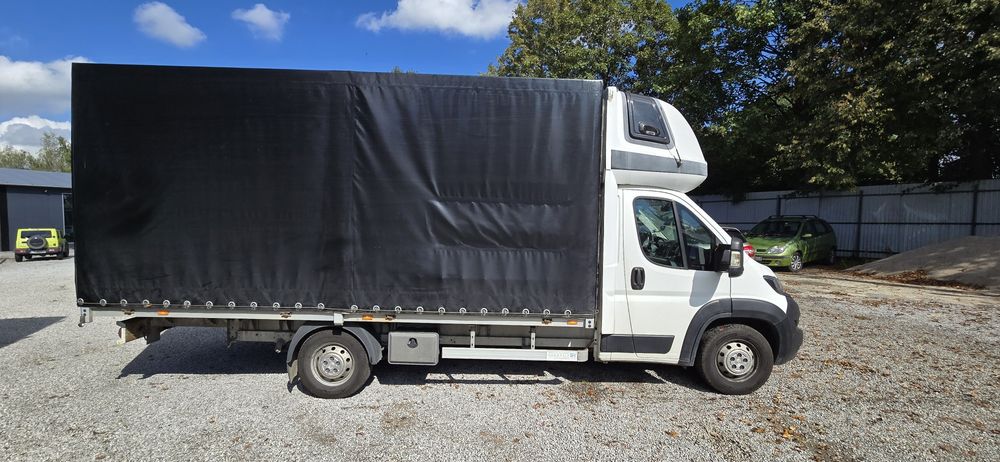 Wynajem samochodu bus plandeka 3.5 tony