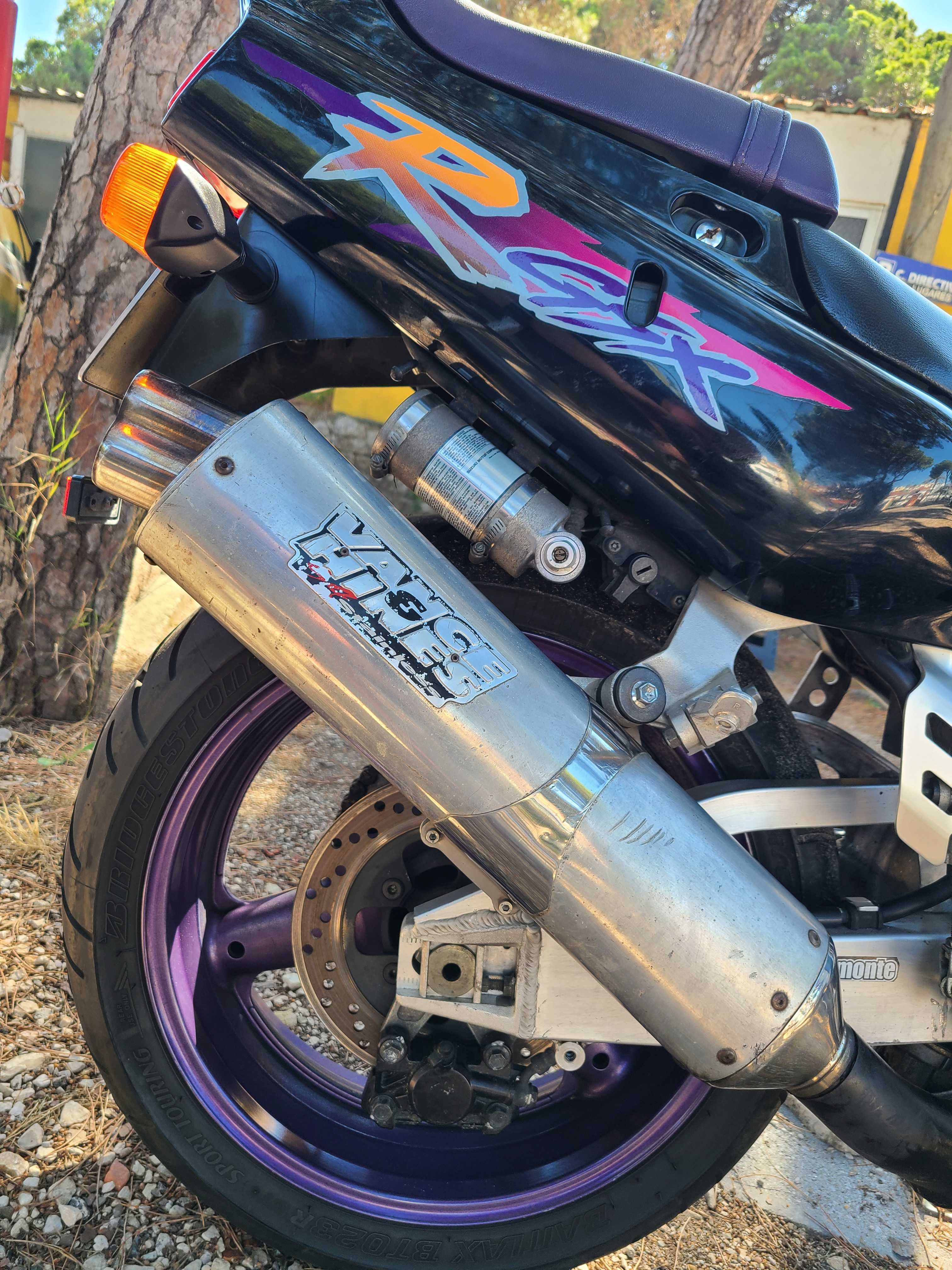 Suzuki GSXR 750 R Roxo