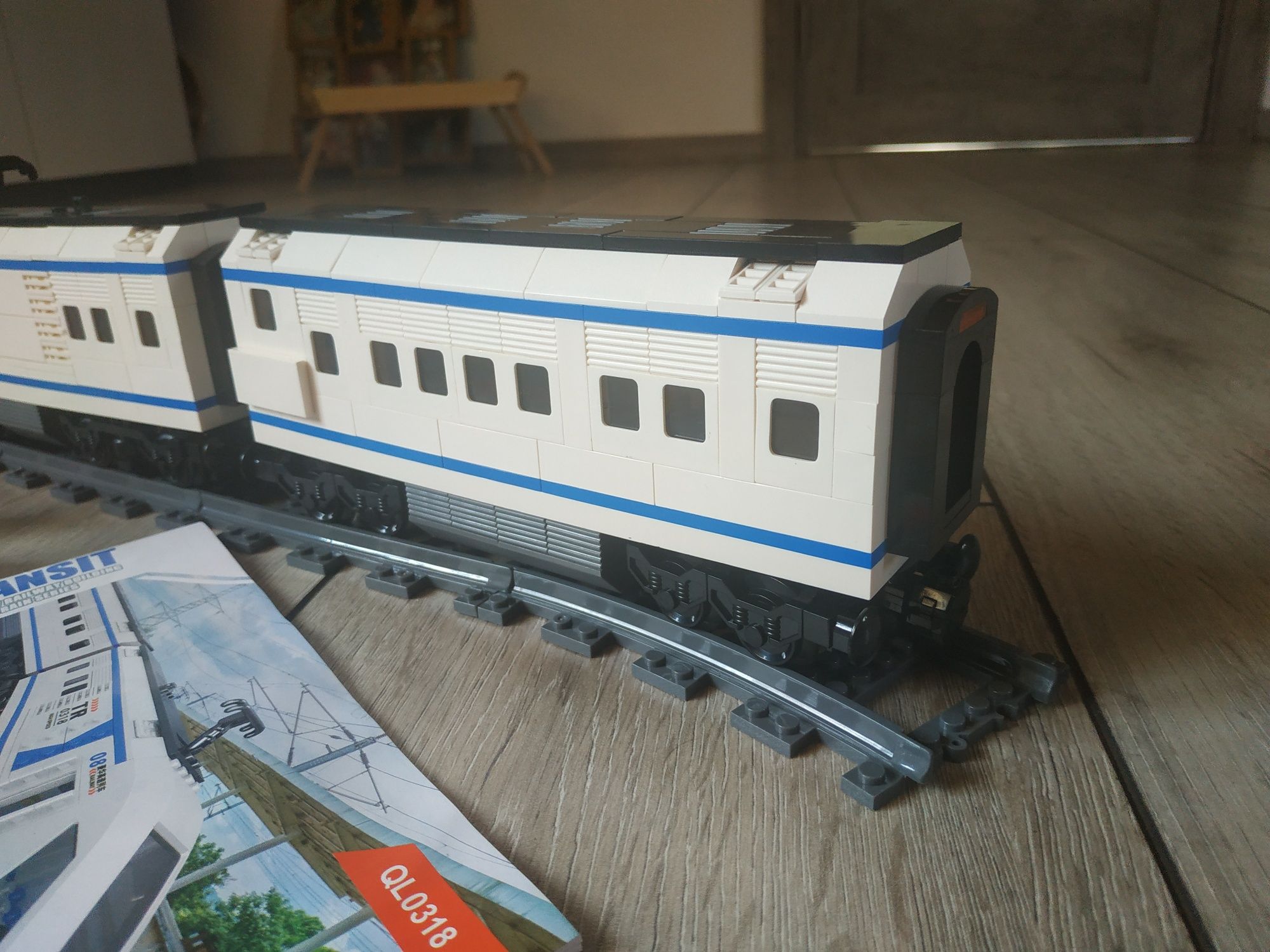 Поїзд Rail Transit QL0318 (поезд, сумісний з Lego Train)