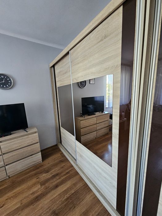 Sprzedam 2 duże szafy