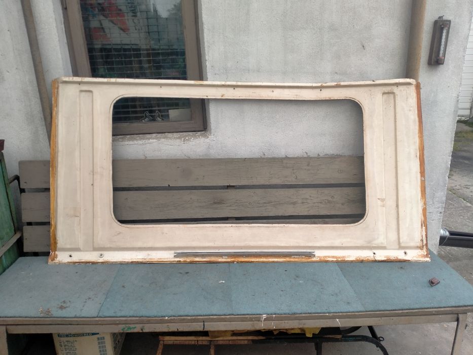 Zabudowa okna tylnego kempingowa niewiadów n126e