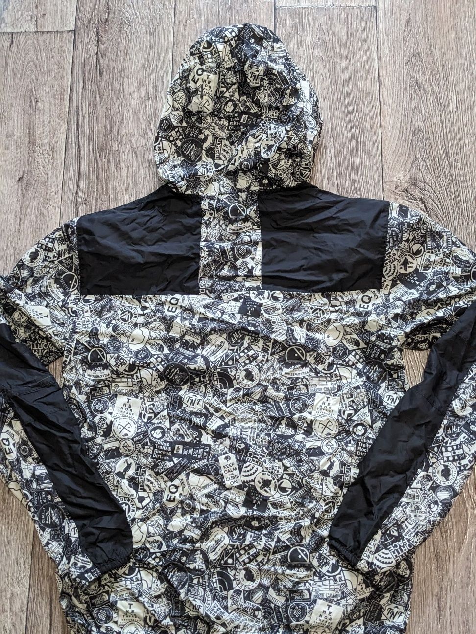 Куртка вітровка The North Face p.M