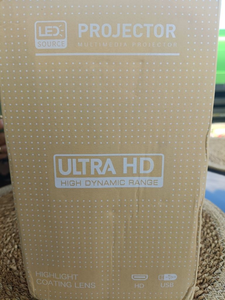 Przenośny projektor uhd wifi android