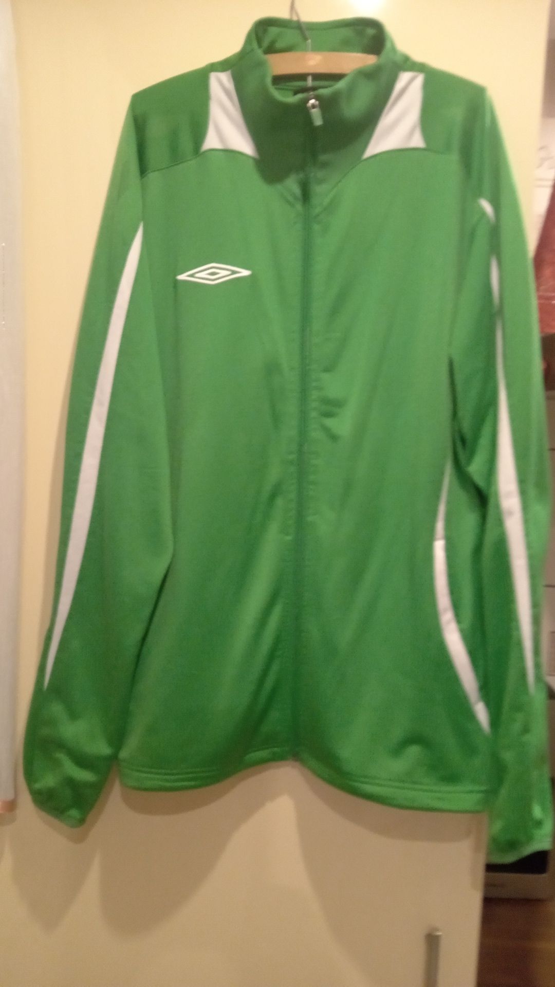 Bluza Dresowa Firmy;Umbro Chłopięca (M) 30zł.