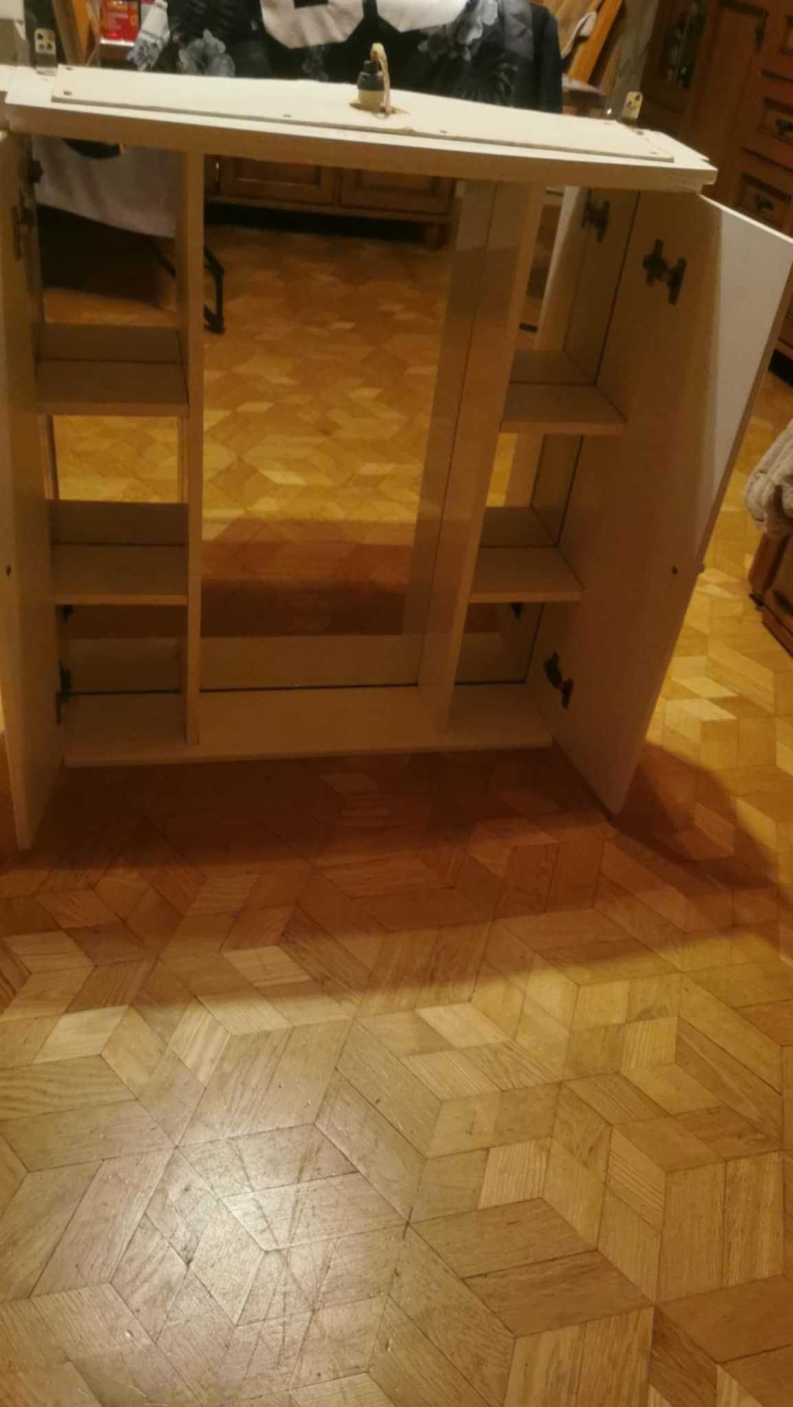 Biały zestaw szafek do łazienki