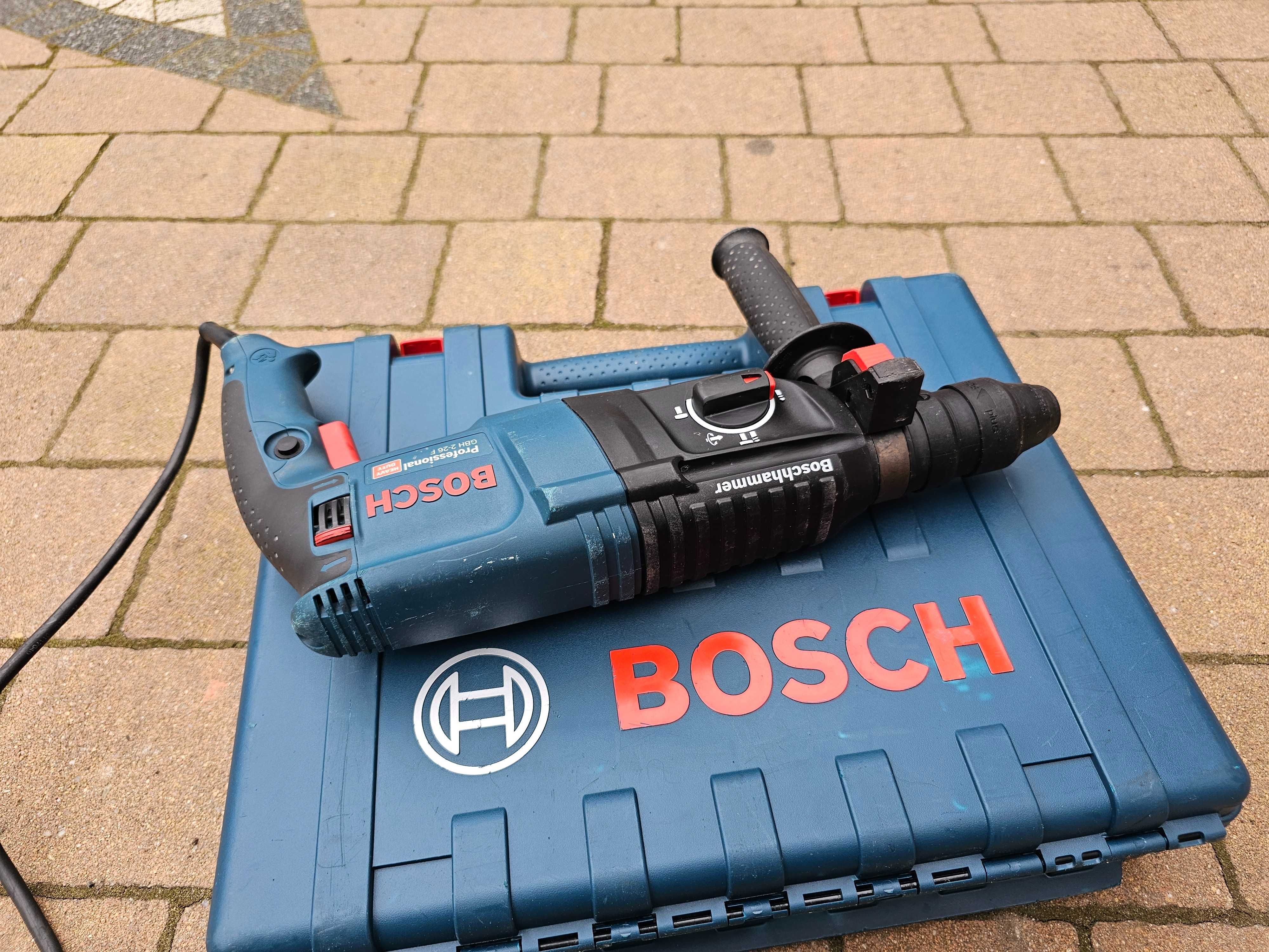 BOSCH GBH 2-26 F młotowiertarka + główka + walizka