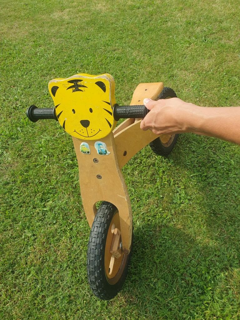 Rowerek biegowy drewniany dla dziecka
