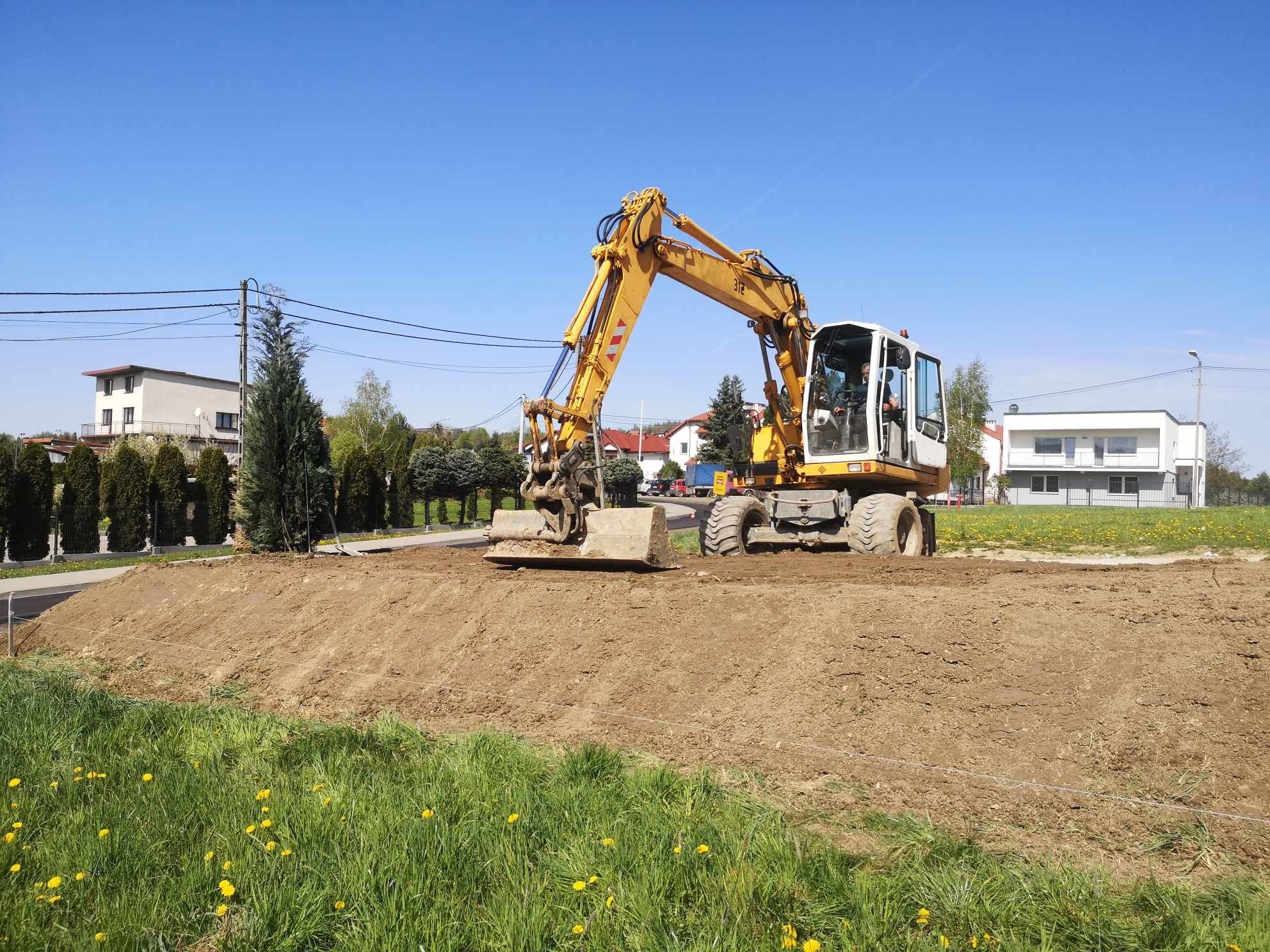 Usługi minikoparką,koparkąkołową 15 ton, ogrodzenia, układanie kostki