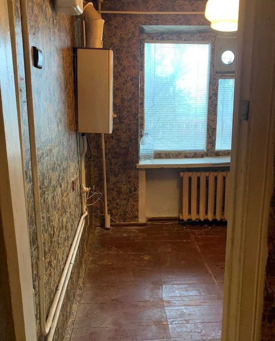 Продається 1 кімнатна квартира під ремонт