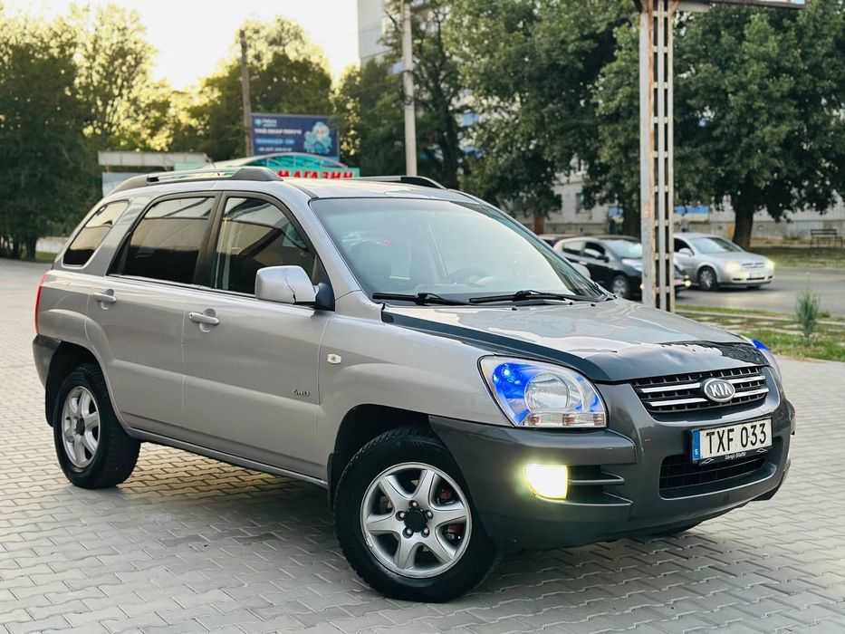 Продам Kia Sportage с надійним двигуном 2 л дизель
