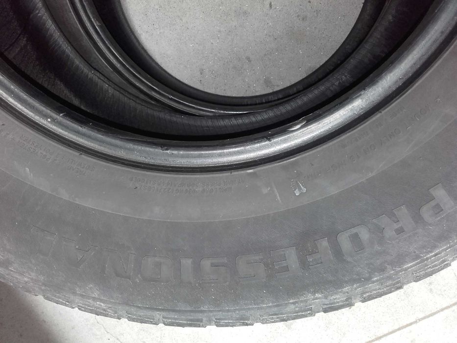 Vendo Pneus Typhoon 255/65R16
