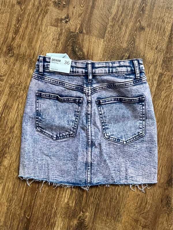 Krótka fioletowa jeansowa spódniczka z wysokim stanem 36 S Bershka