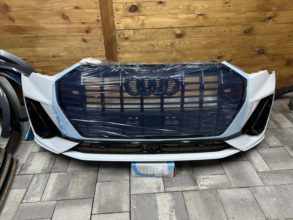 Бампер Audi Q3 83 A S-line оригінал
