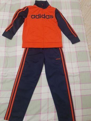 Продам детский спортивный костюм Adidas