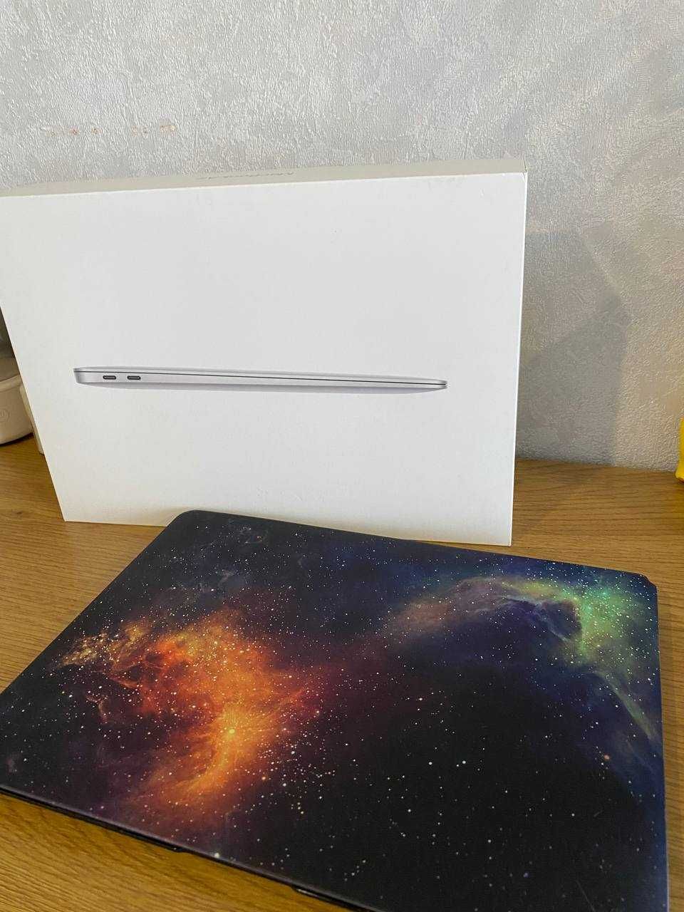 MacBook Air 13 Retina, Silver, 256GB + чохол в подарунок