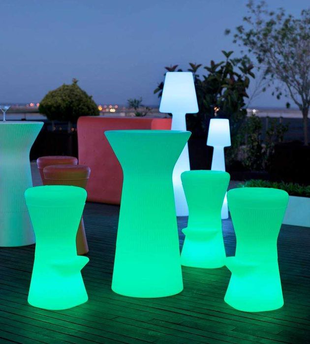 Mesa com iluminação multi color