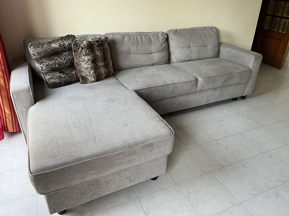 Sofá com chaise-longue
