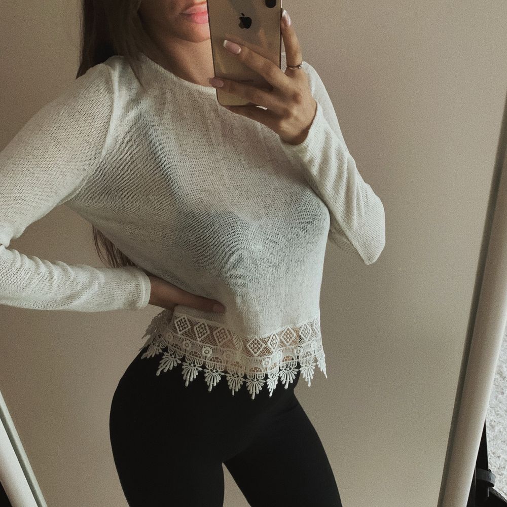 biały sweterek crop top sweter pleciony koronka dzianina bluzka top