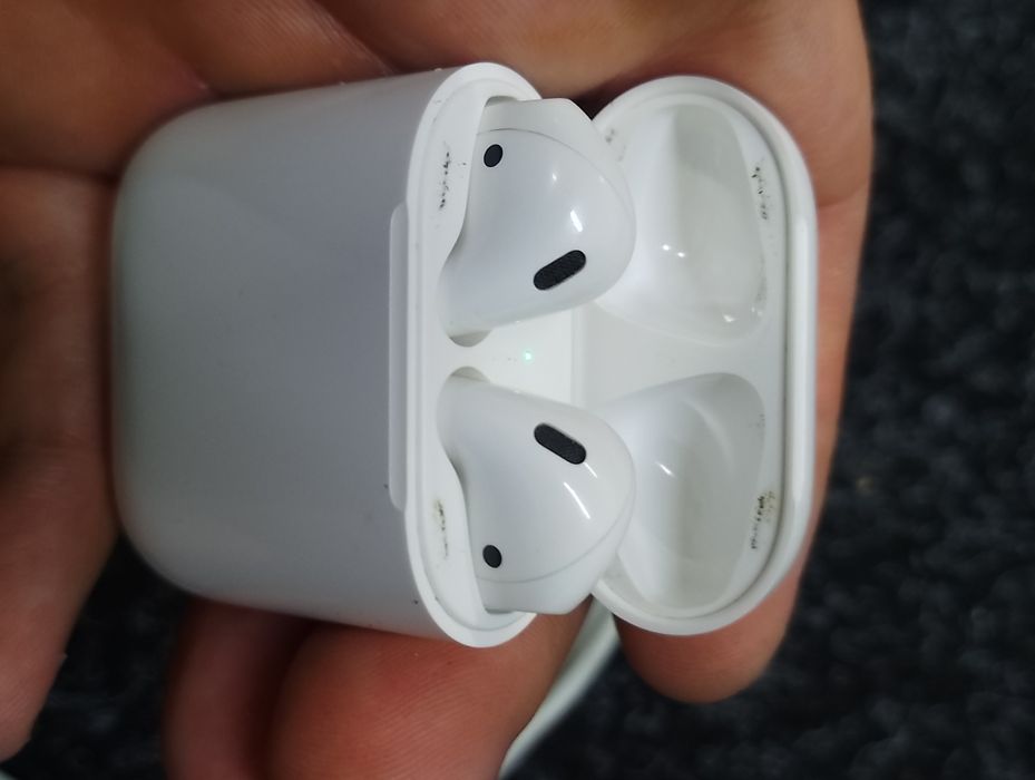 Навушники аирподс