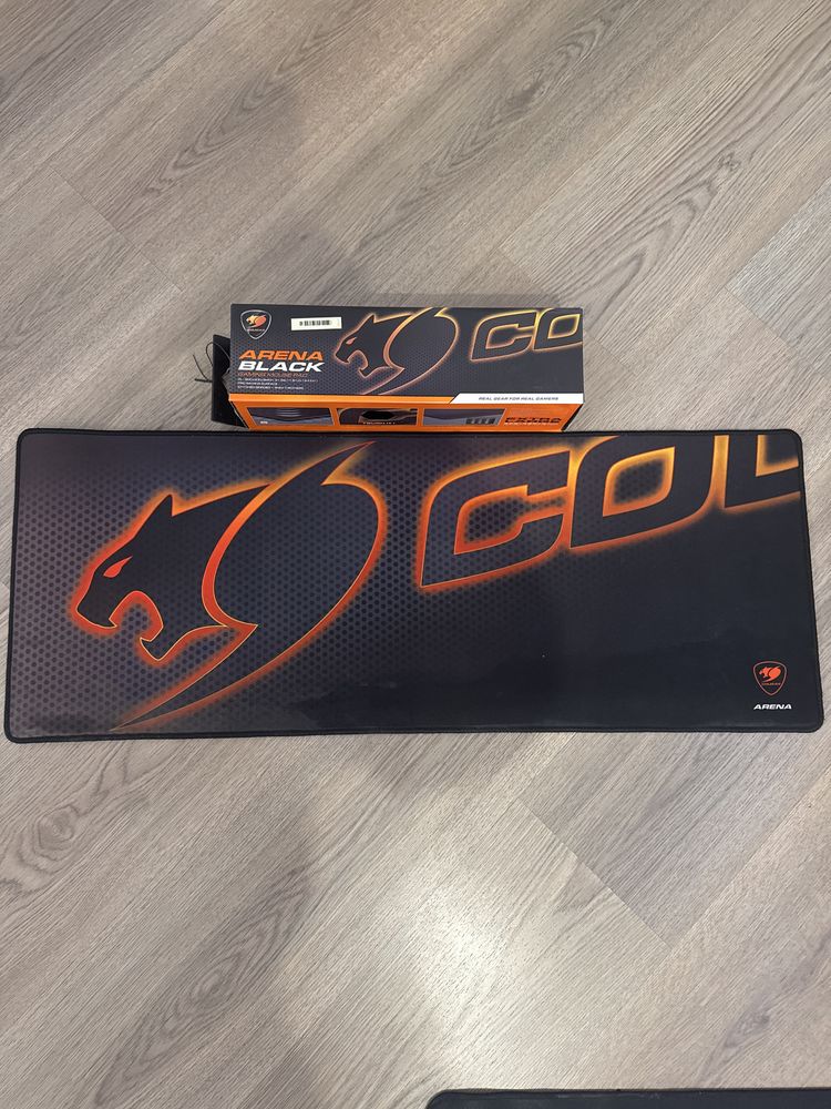 Компютерні коврики COUGAR ARENA BLACK. І Logitech G640 NAVI EDITION.