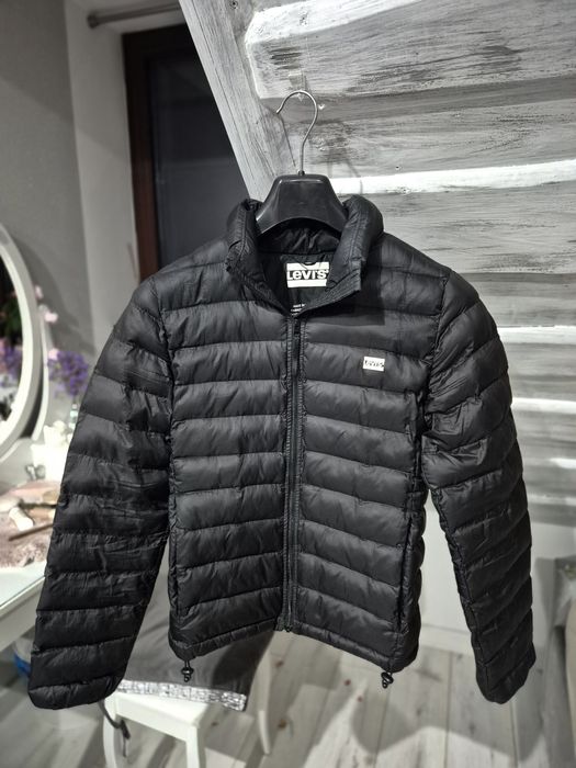 Damska Czarna pikowana kurtka Levi's