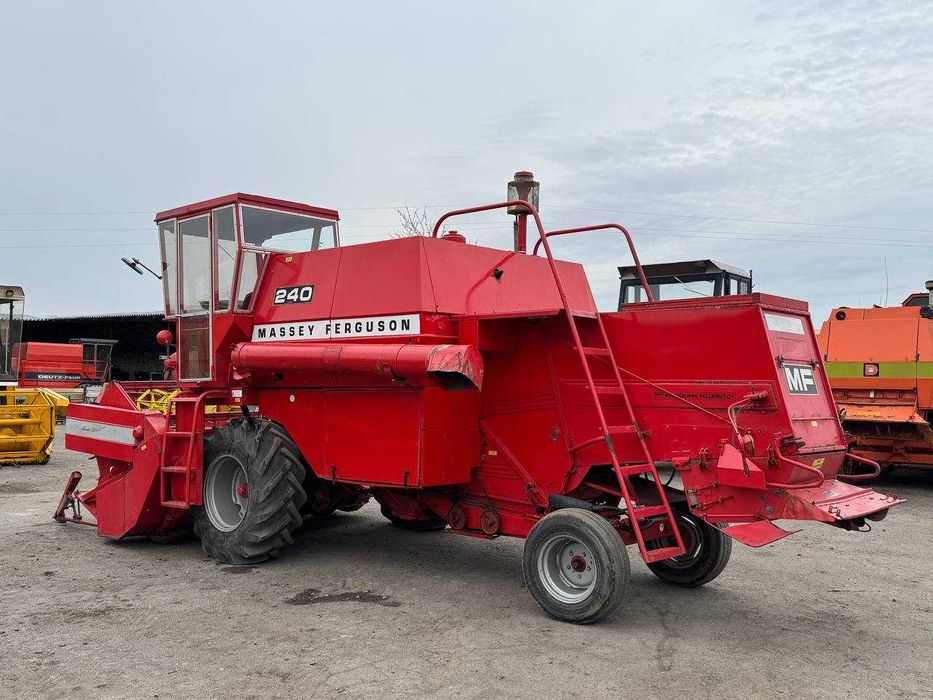 Свіжопривезений комбайн massey ferguson 240 206 claas,john deere