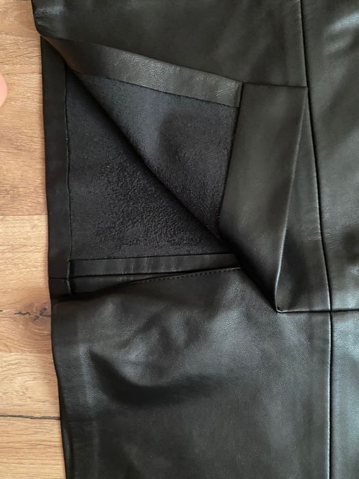 Чорна спідниця-олівець еко-шкіра