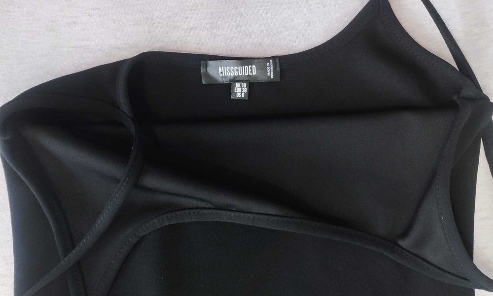 36 S / 38 M Zgrabna elegancka Sukienka Czarna ramiączka falbana