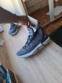 Lebron 16 strive (Oreos)