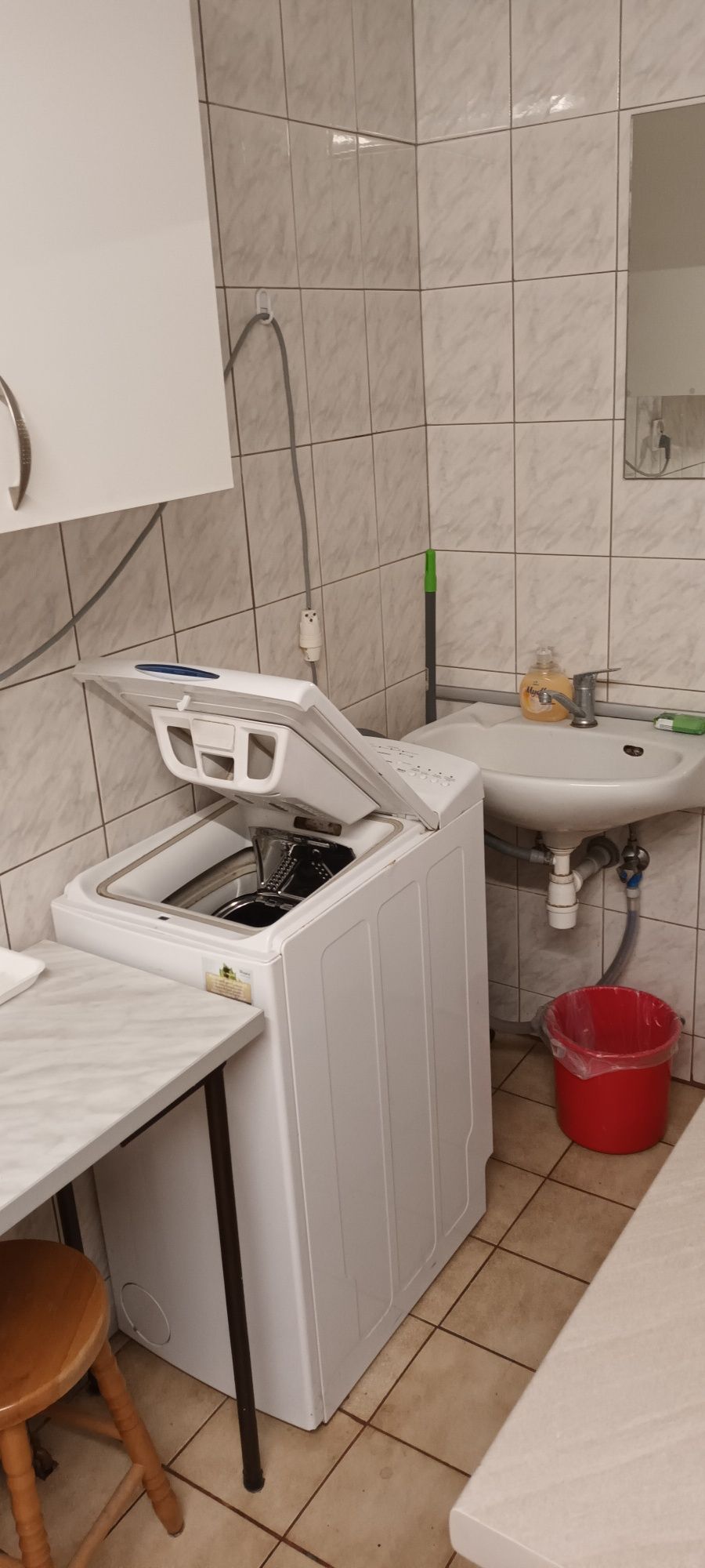 Do wynajęcia umeblowany pokój okolice Korony